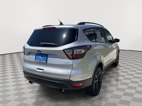 Used 2018 Ford Escape SE w/ SE Sport Appearance Package FWD image 12