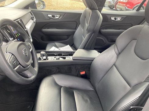 Used 2024 Volvo S60 B5 Core image 11