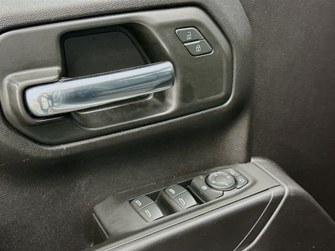 Used 2024 Chevrolet Silverado 1500 Custom Trail Boss w/ LPO, Dark Essentials Package image 15