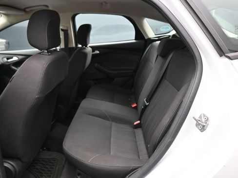 Used 2018 Ford Focus SE FWD image 23