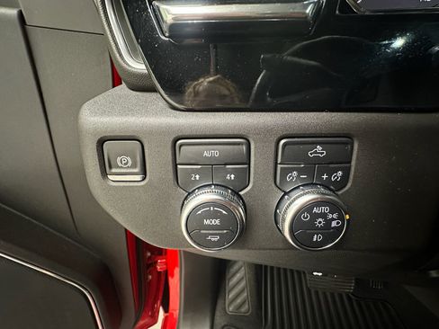 Certified 2025 GMC Sierra 1500 Elevation AWD/4WD image 29