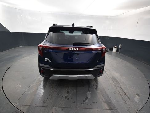 Used 2024 Kia Seltos EX image 8