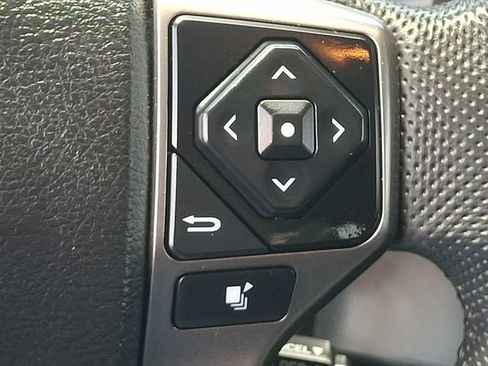 Used 2022 Toyota Tacoma SR5 AWD/4WD image 22