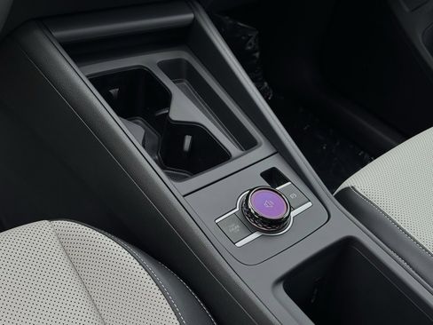 New 2025 Volkswagen Tiguan SE image 20