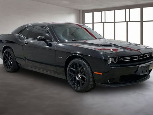 Used 2015 Dodge Challenger R/T w/ Quick Order Package 22B R/T RWD image 12