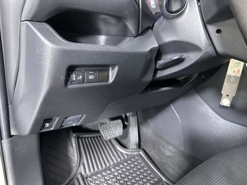 Used 2022 Toyota RAV4 LE AWD/4WD image 18