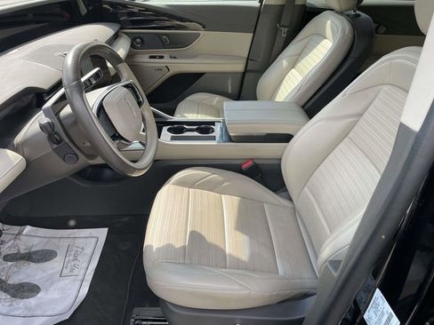 Used 2024 Lincoln Nautilus Reserve w/ Equipment Group 202A image 13