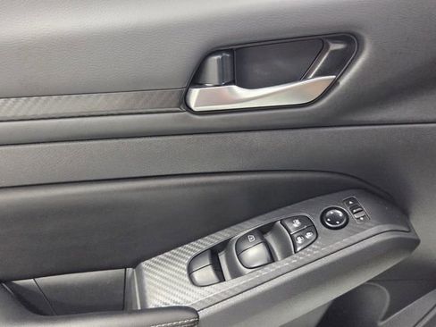 Used 2025 Nissan Altima 2.5 SV FWD image 27