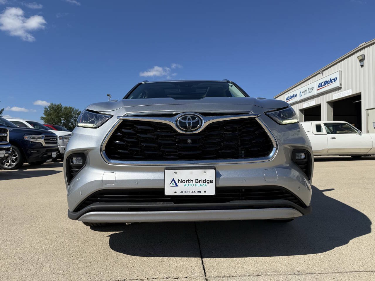 Used 2021 Toyota Highlander Limited AWD/4WD image 30