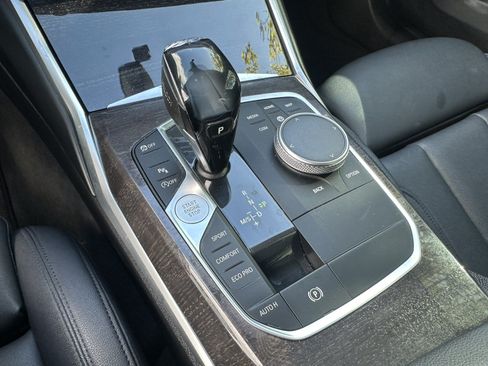 Used 2019 BMW 330i Sedan w/ Convenience Package RWD image 23