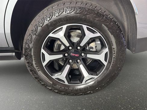 Certified 2025 GMC Yukon AT4 w/ AT4 Premium Package AWD/4WD image 31
