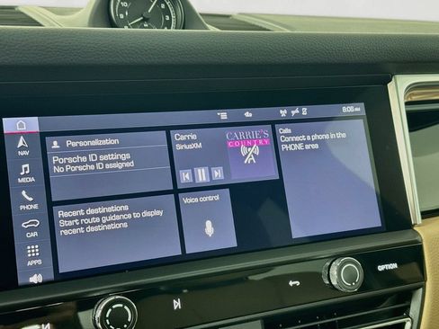 Certified 2023 Porsche Macan AWD/4WD image 16