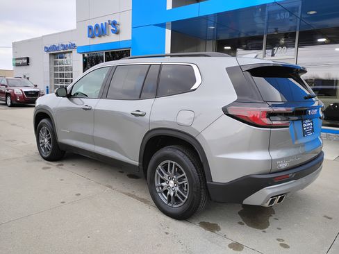 Used 2025 GMC Acadia Elevation image 2