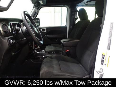 Used 2021 Jeep Gladiator Sport image 10