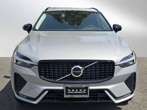 New 2025 Volvo XC60 B5 Core w/ Climate Package image 2