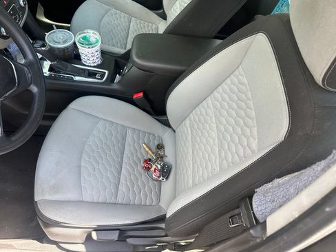 Used 2020 Chevrolet Equinox LS FWD image 7