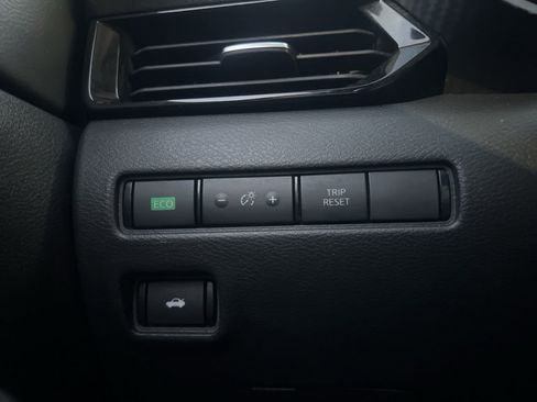 Used 2024 Nissan Sentra SV image 16