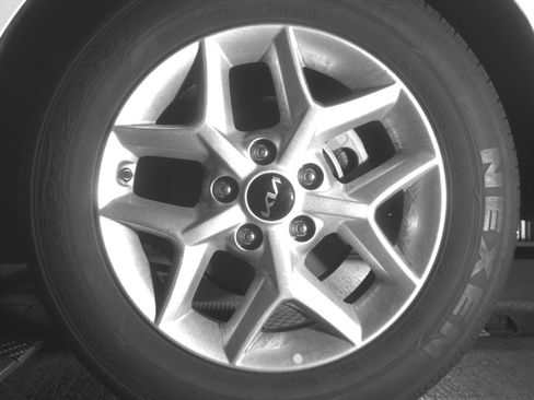 Used 2025 Kia Soul LX w/ LX Technology Package FWD image 17