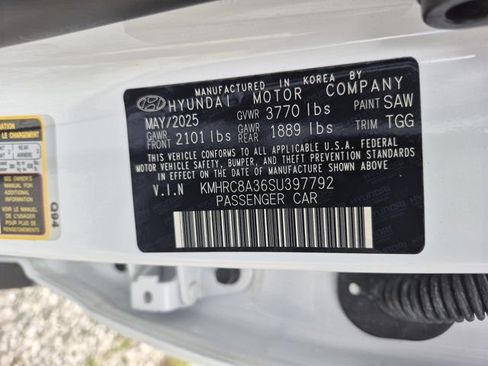 Used 2025 Hyundai Venue SEL FWD image 35