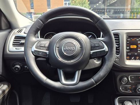 Used 2018 Jeep Compass Latitude w/ Popular Equipment Group AWD/4WD image 13