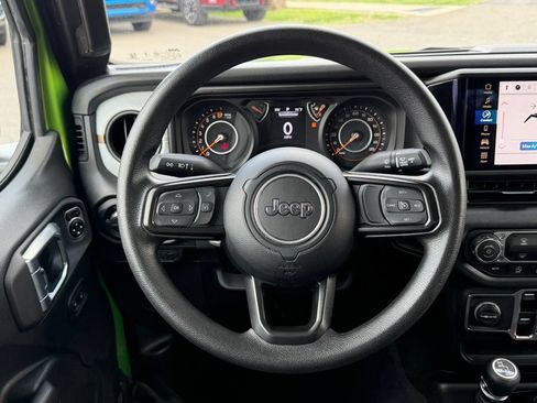 Used 2025 Jeep Gladiator Sport AWD/4WD image 38