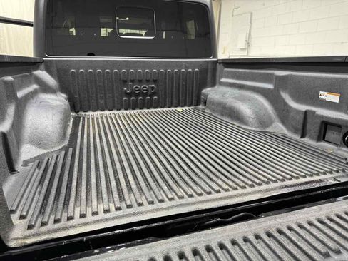 Used 2023 Jeep Gladiator Sport image 20