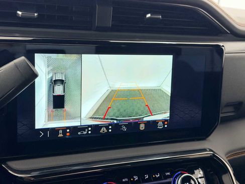 Used 2024 GMC Sierra 3500 AT4 image 27