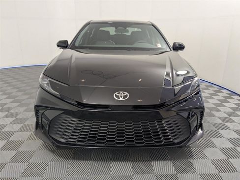 Used 2025 Toyota Camry SE image 19