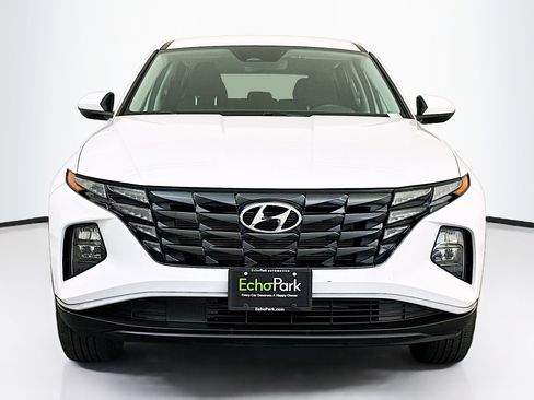 Used 2023 Hyundai Tucson SE image 2