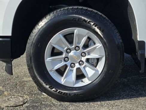 Used 2025 Chevrolet Silverado 1500 W/T w/ WT Value Package RWD image 10