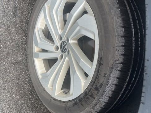 Used 2021 Volkswagen Atlas SE w/ Towing Package image 14