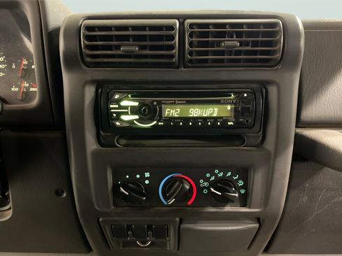 Used 2002 Jeep Wrangler Sport image 13