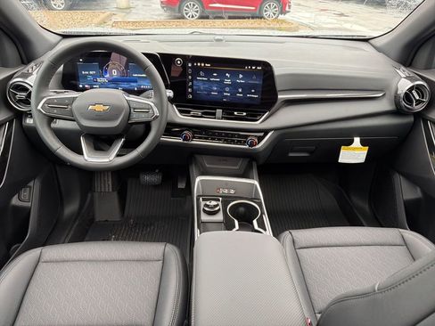 New 2026 Chevrolet Equinox LT w/ Convenience Package II AWD/4WD image 17