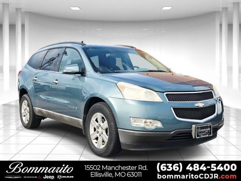 Used 2009 Chevrolet Traverse LT FWD image 1