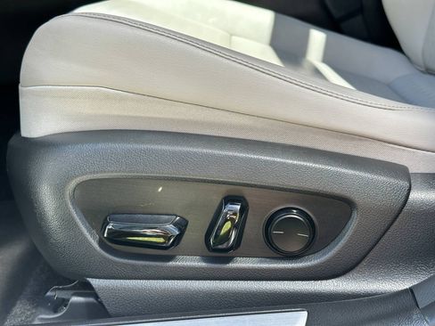 Used 2019 Lexus UX 200 w/ Accessory Package 2 FWD image 18