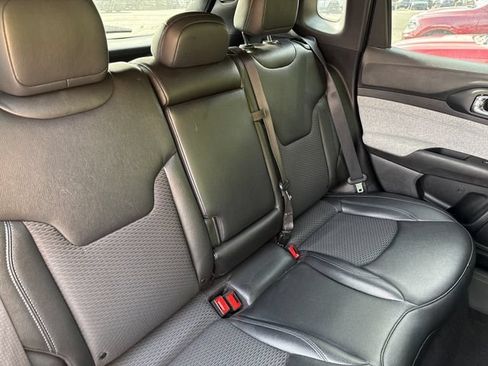 Used 2024 Jeep Compass Latitude AWD/4WD image 19