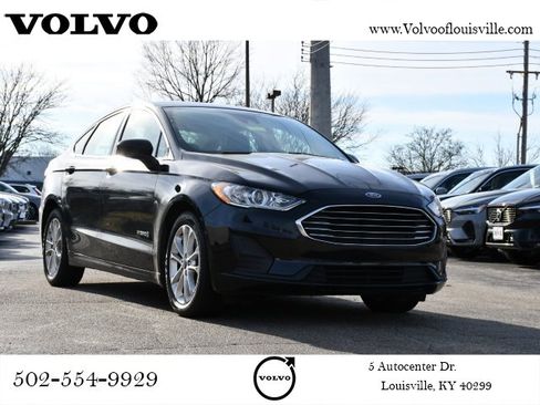 Used 2019 Ford Fusion SE image 1