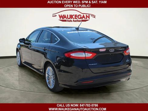 Used 2015 Ford Fusion SE w/ Equipment Group 202A FWD image 4