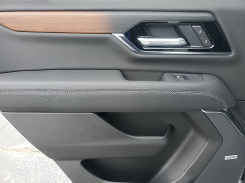 New 2026 GMC Yukon Denali w/ Sun & Power Step Package image 12