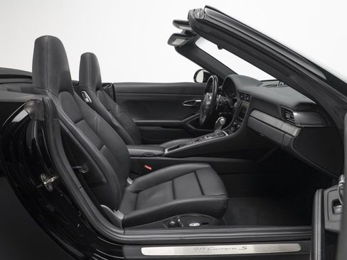 Used 2015 Porsche 911 Carrera S image 43