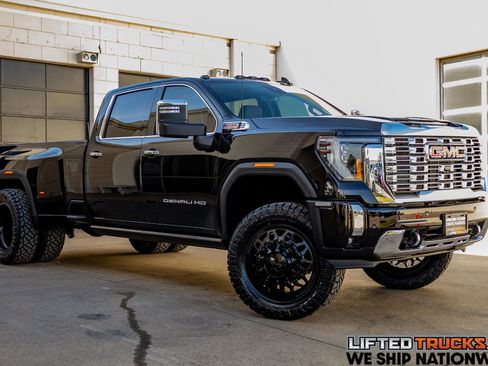 Used 2025 GMC Sierra 3500 Denali w/ Technology Package image 1