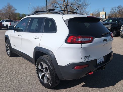 Used 2017 Jeep Cherokee Trailhawk AWD/4WD image 8