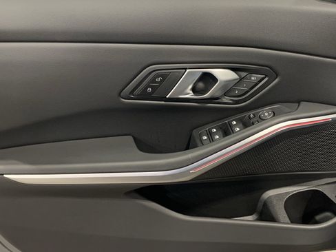 Used 2025 BMW 330i Sedan w/ Convenience Package image 15