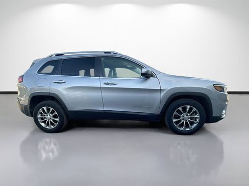 Used 2021 Jeep Cherokee Latitude Plus FWD image 2