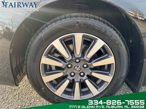 Used 2020 Toyota Sienna Limited Premium w/ Carpet Mat Package image 33