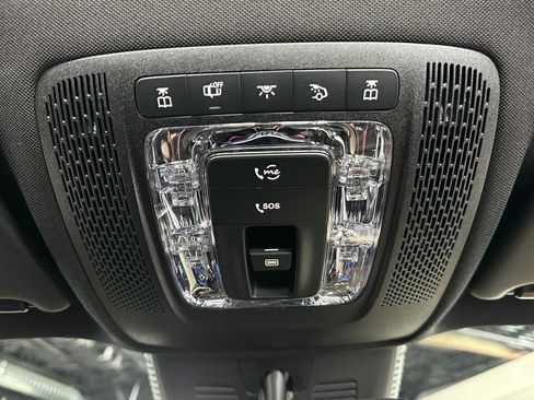 Used 2025 Mercedes-Benz GLB 250 4MATIC image 30