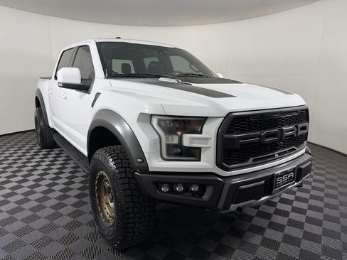 Used 2018 Ford F150 Raptor w/ Equipment Group 802A Luxury AWD/4WD image 3