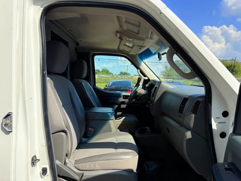 Used 2015 Nissan NV 2500 SV w/ Side & Curtain Airbag Package image 39