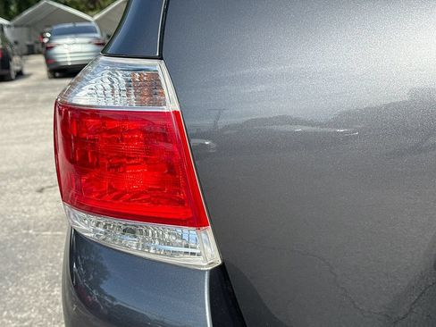 Used 2012 Toyota Highlander Limited w/ Tow Pkg AWD/4WD image 10