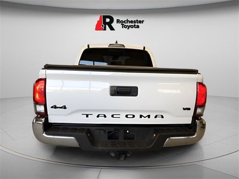 Certified 2020 Toyota Tacoma SR5 image 4